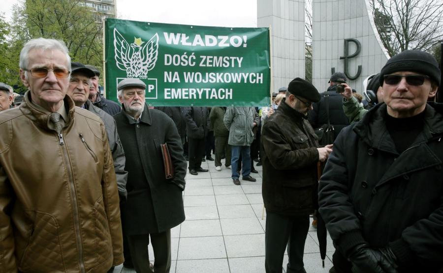 Demonstracja Federacji Stowarzyszeń Słub Mundurowych