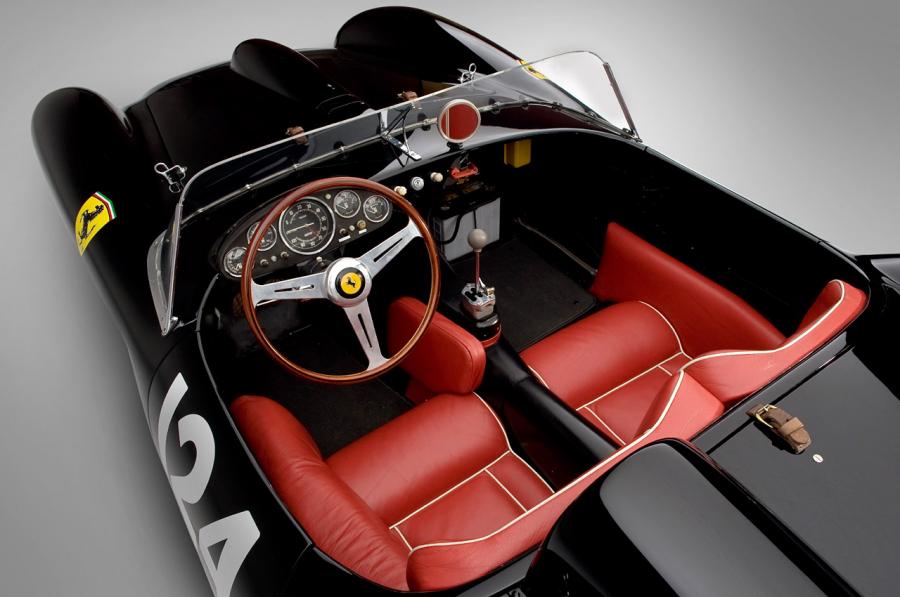 Ferrari model 250 Testa Rossa z 1957 roku sprzedano na aukcji za rekordową cenę 9 milionów euro.