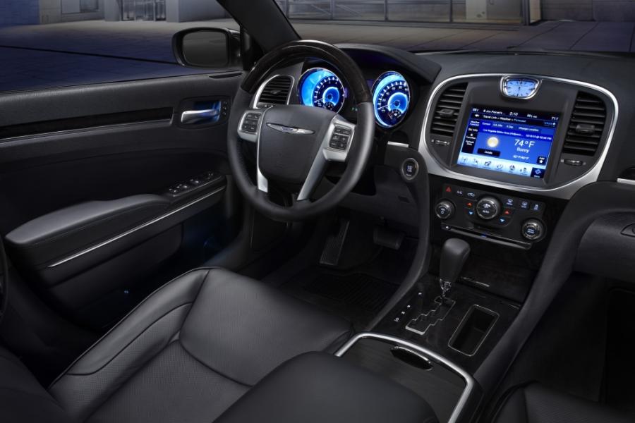 Chrysler opublikował oficjalne zdjęcia nowego modelu serii 300
