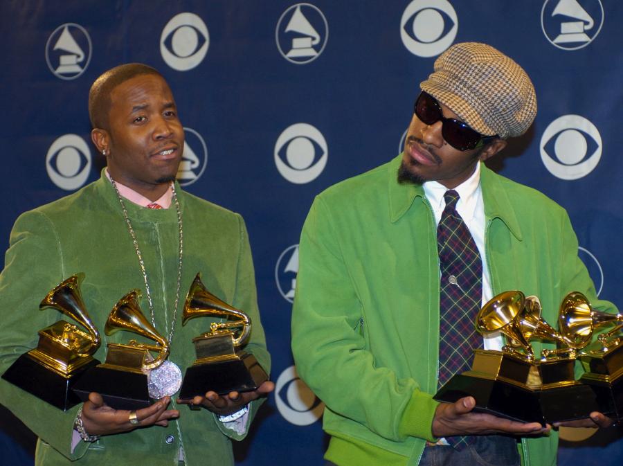 2. OutKast – "Hey Ya!"
