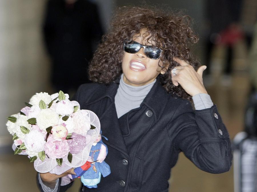 Córka Whitney Houston, Bobbi podobno brała udział w strzelaninie. Ma też na koncie epizod z kokainą.