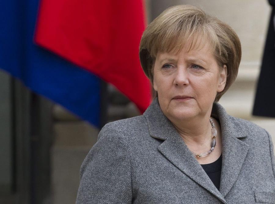 Merkel wÅ›ciekÅ‚a na GrecjÄ™. "Na stole leÅ¼y los caÅ‚ej unii