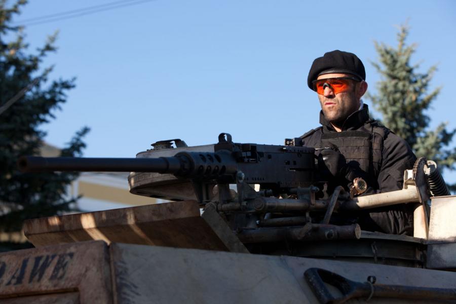 Jason Statham w filmie "Niezniszczalni 2"