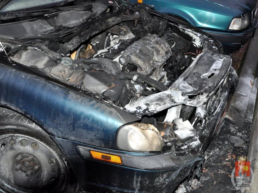 Podpalone volvo ugaszono