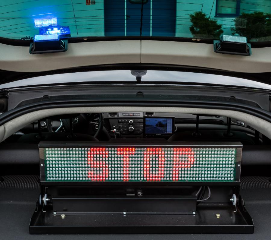 Policja przejęła radiowozy ITD